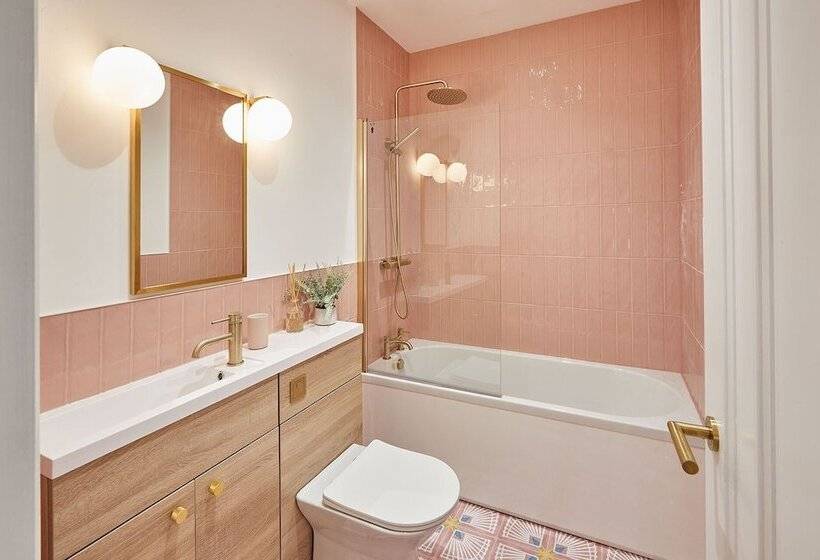 Host & Stay   Parkside Villa