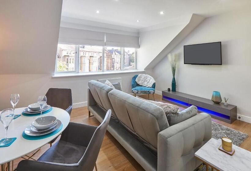 Host & Stay   The Loft @ The Regency