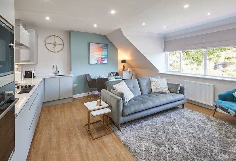 Host & Stay   The Loft @ The Regency