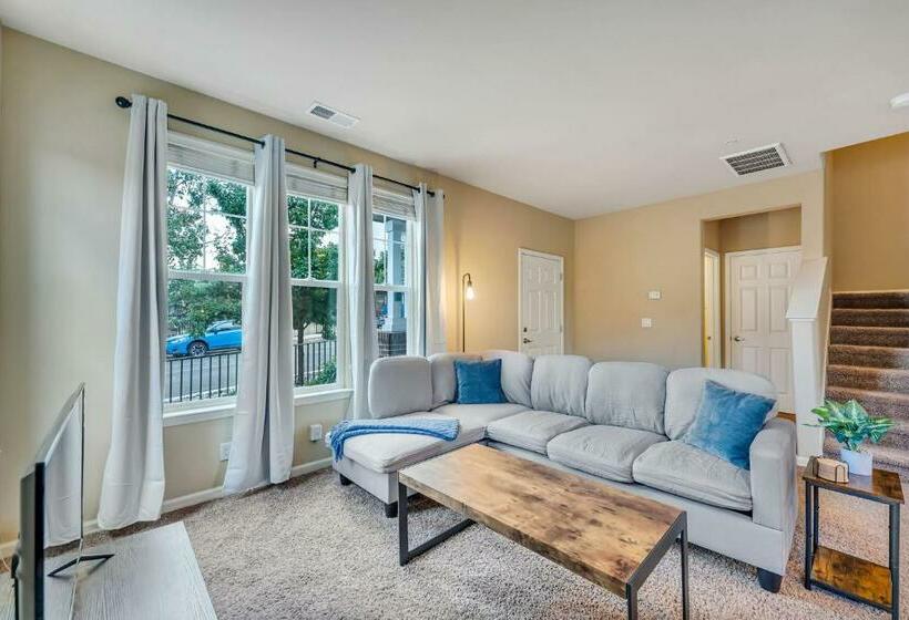 Midtown Luxe Stay—king Beds, Ensuite Baths, Great Location