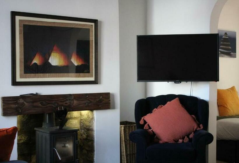 King St Cosy   Wood Stove & Ice Maker