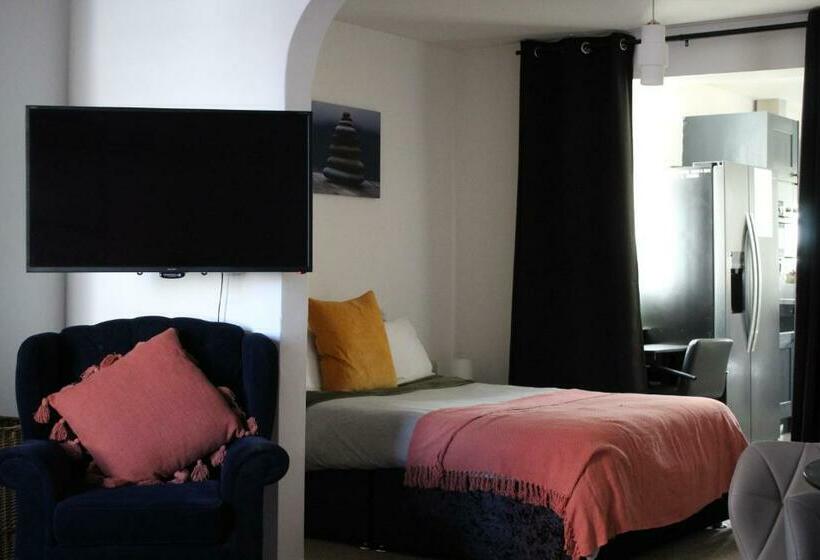 King St Cosy   Wood Stove & Ice Maker