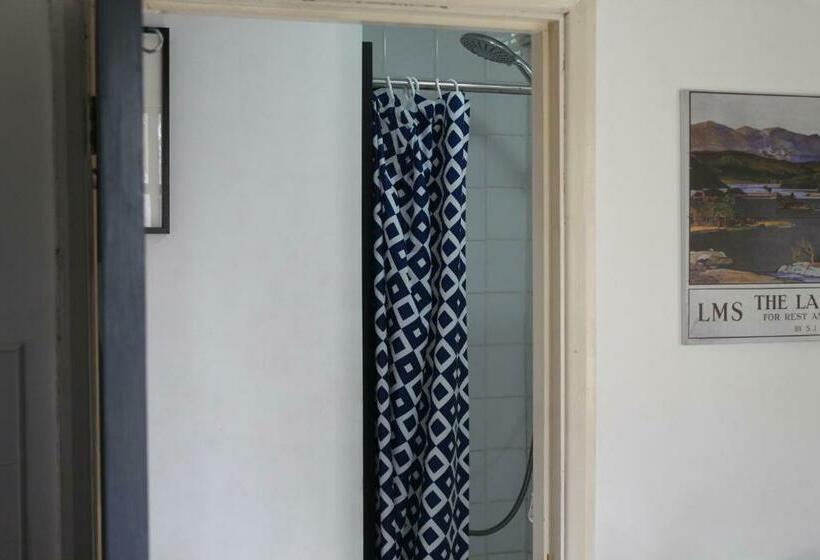 King St Cosy   Wood Stove & Ice Maker