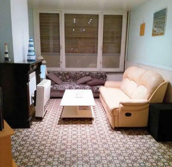 Ruim Authentiek Gelijkvloers Appartement Op Wandelafstand Van De Zee