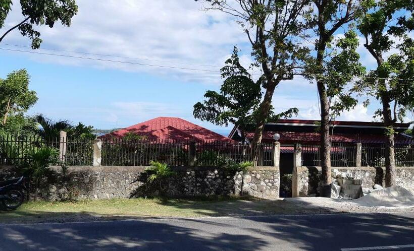 Sandra S Holiday House