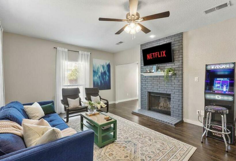 The Gem Arcade/covered Parking/pets/central!