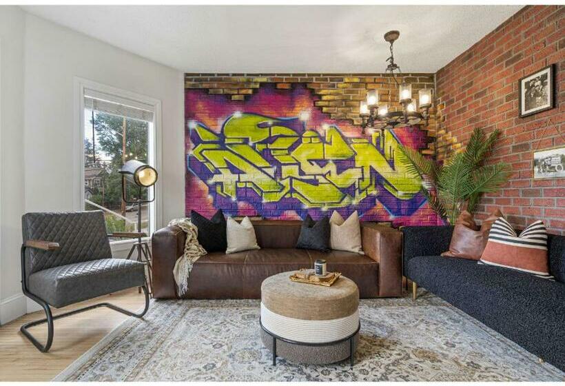 The Prohibition I Heritage Home I Sleeps 10 I Tv