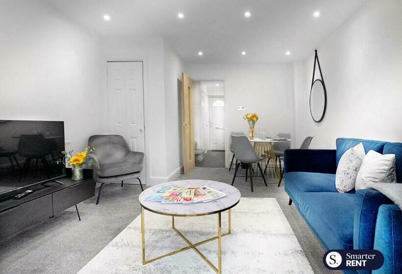 West End, Woking   2 Bed House With Parking And Garden