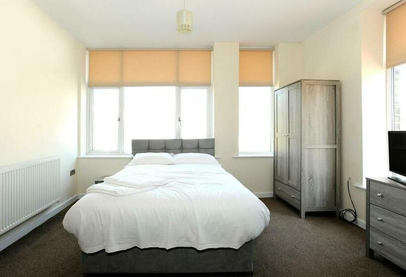 Отель Apartment In Central Halifax