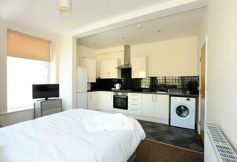 Отель Apartment In Central Halifax