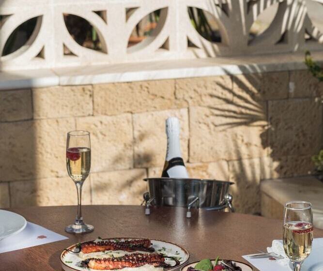 Eliza Hotel By Panel Hospitality