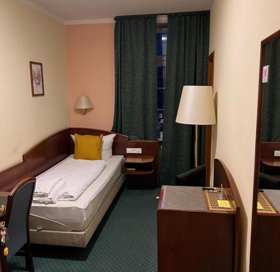 هتل Am Schloss   Frankfurt An Der Oder