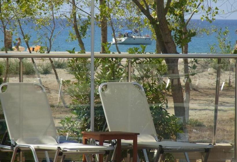 בית מלון כפרי Ammos Bay