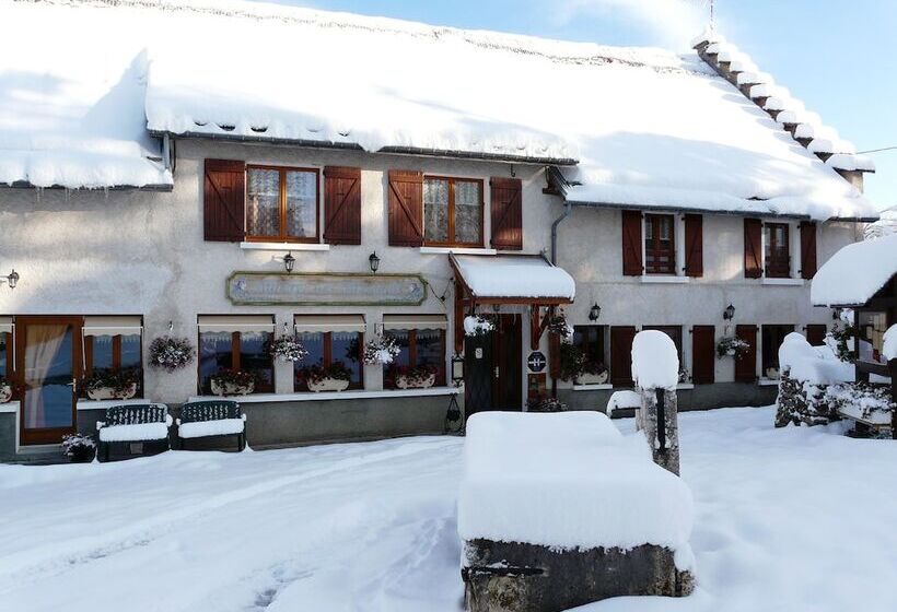 ホテル Auberge Des Montauds