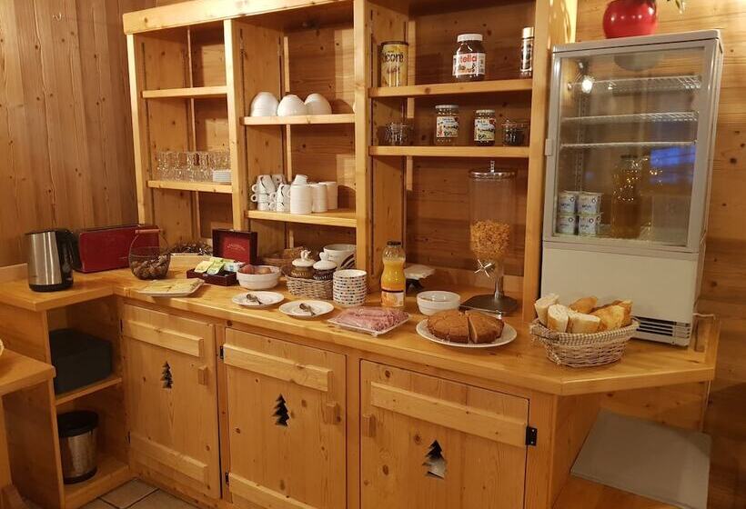 ホテル Auberge Des Montauds