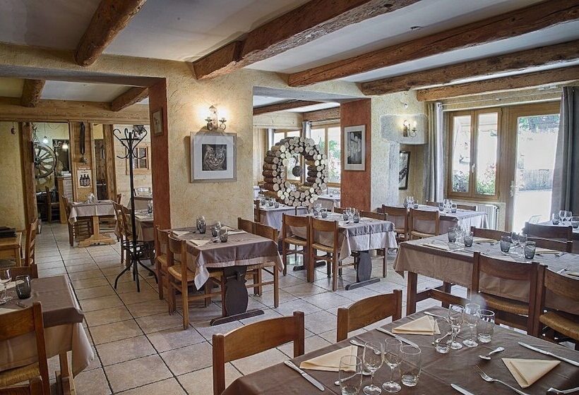 ホテル Auberge Des Montauds