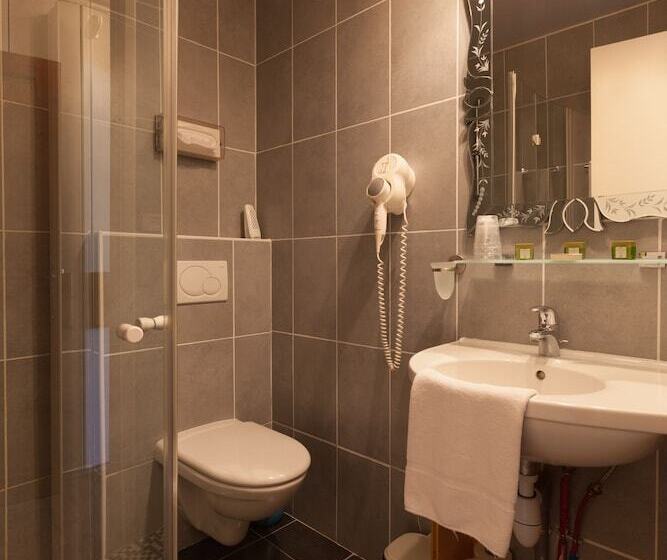 ホテル Auberge Des Montauds