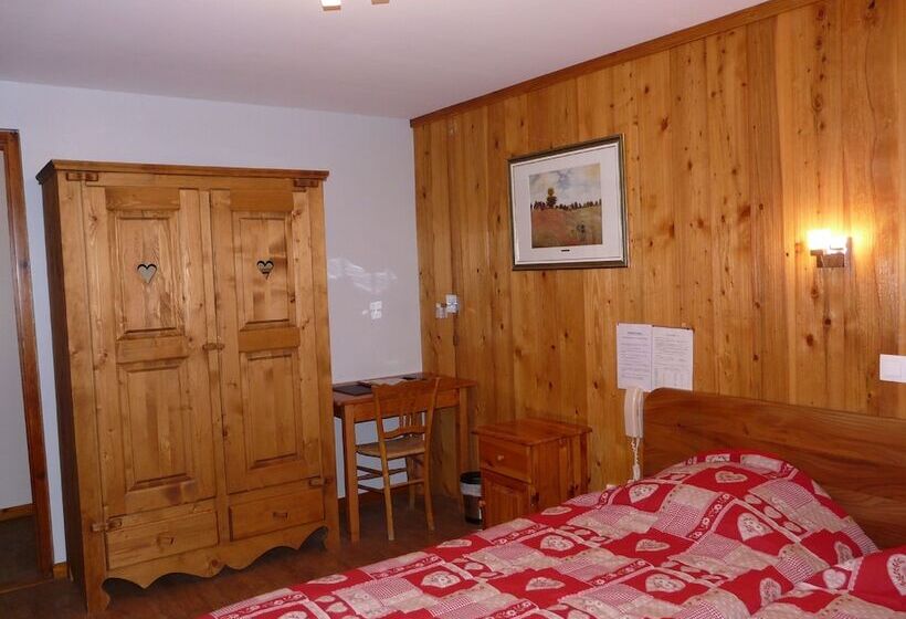 ホテル Auberge Des Montauds