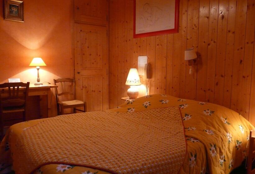 ホテル Auberge Des Montauds