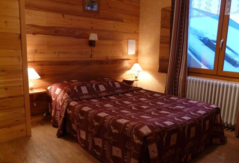 ホテル Auberge Des Montauds