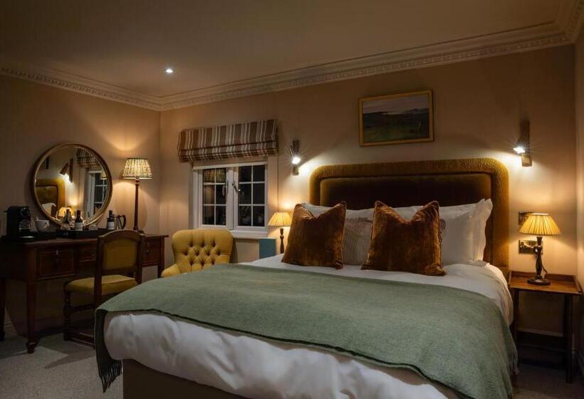 בית מלון כפרי Bedford Arms