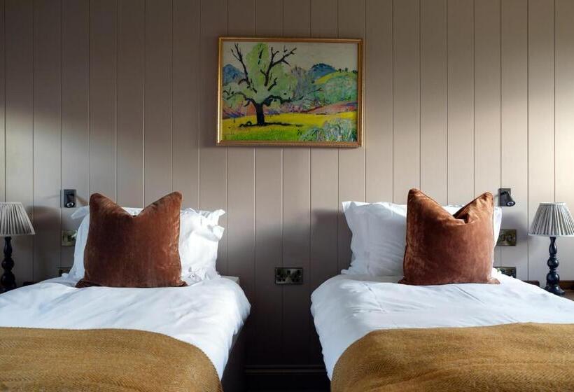 בית מלון כפרי Bedford Arms