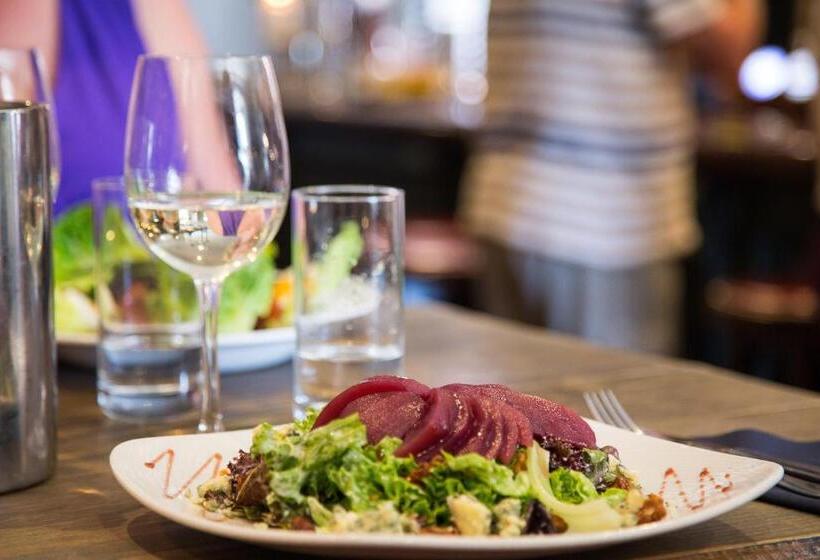 בית מלון כפרי Bedford Arms