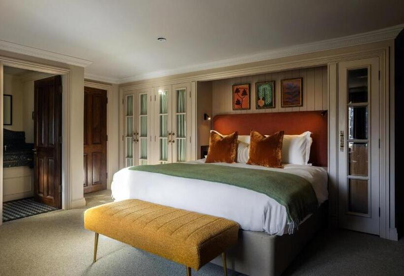 בית מלון כפרי Bedford Arms