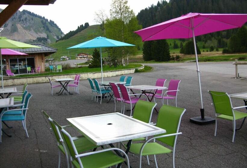 בית מלון כפרי Les Roches 1500