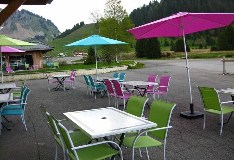 בית מלון כפרי Les Roches 1500