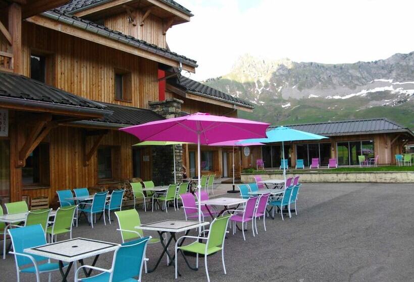 בית מלון כפרי Les Roches 1500