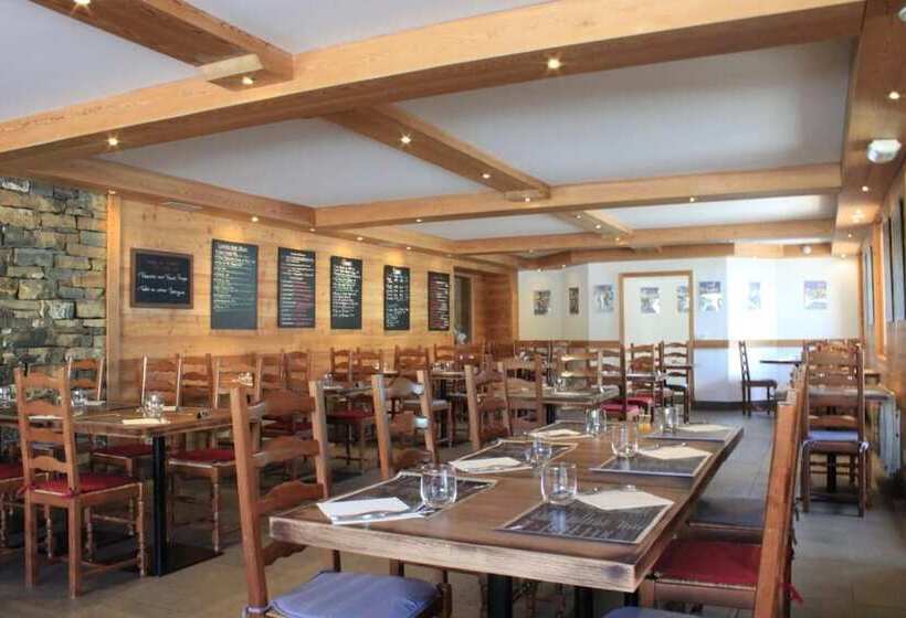 בית מלון כפרי Les Roches 1500