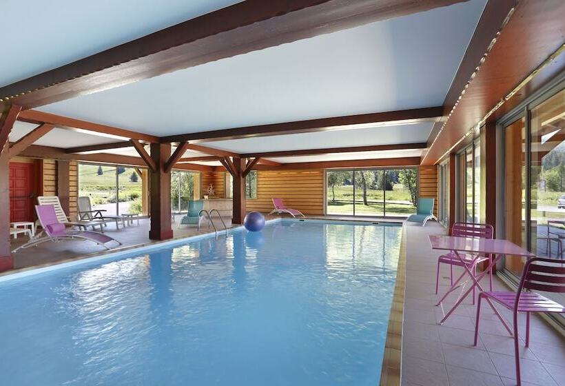 בית מלון כפרי Les Roches 1500