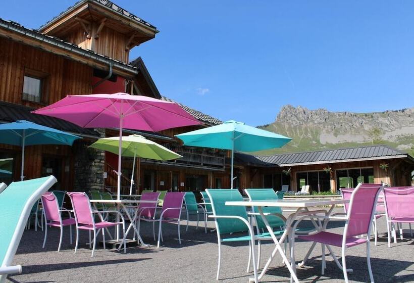 בית מלון כפרי Les Roches 1500