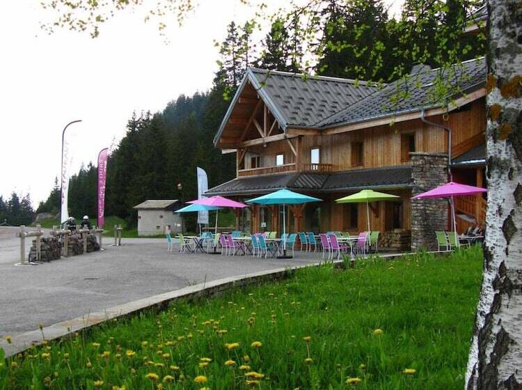 בית מלון כפרי Les Roches 1500