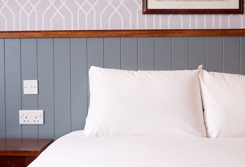 هتل Chase Inn By Greene King Inns