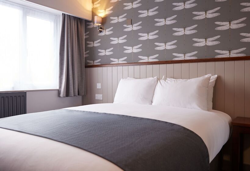 هتل Chase Inn By Greene King Inns