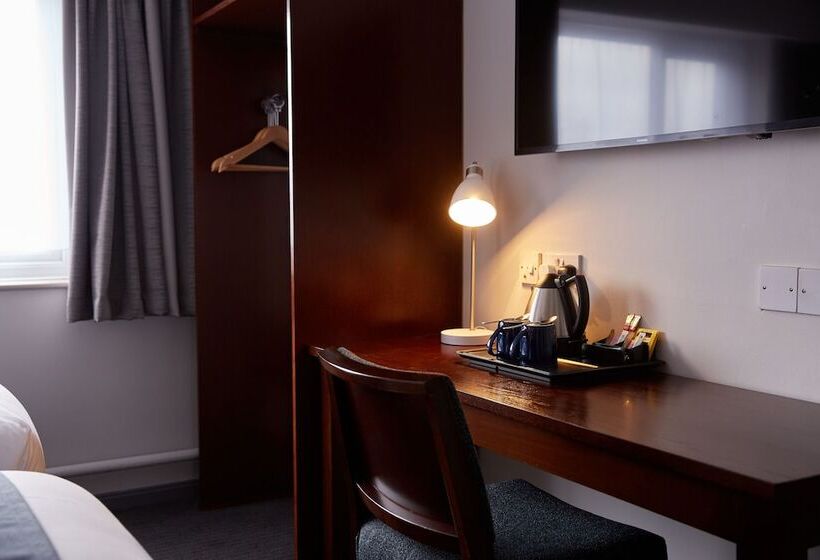 هتل Chase Inn By Greene King Inns