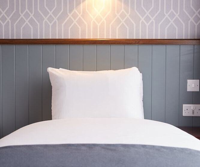 ホテル Chase Inn By Greene King Inns