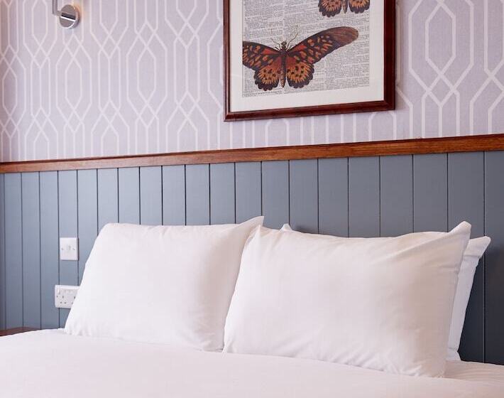 هتل Chase Inn By Greene King Inns