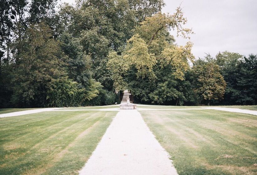 Отель Chateau De Mouillepied