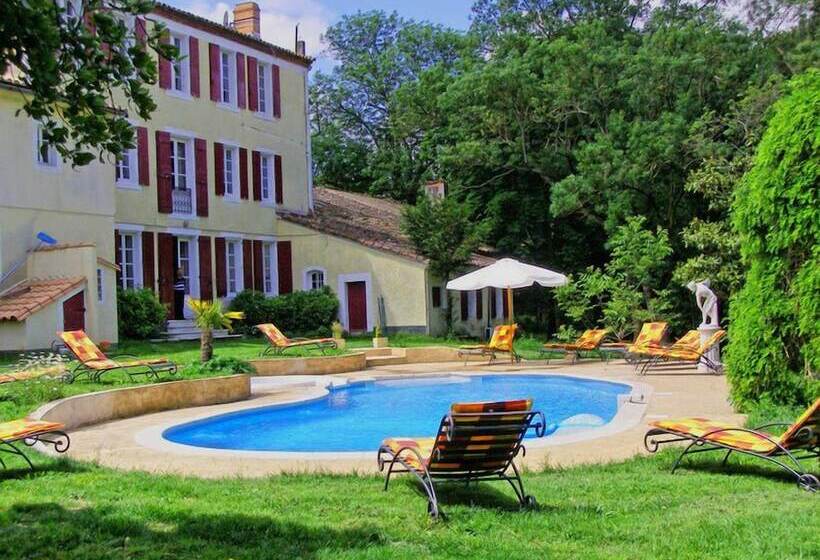 ホテル Château De Lavail