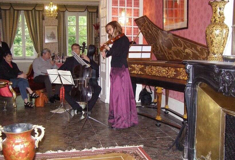 ホテル Château De Lavail