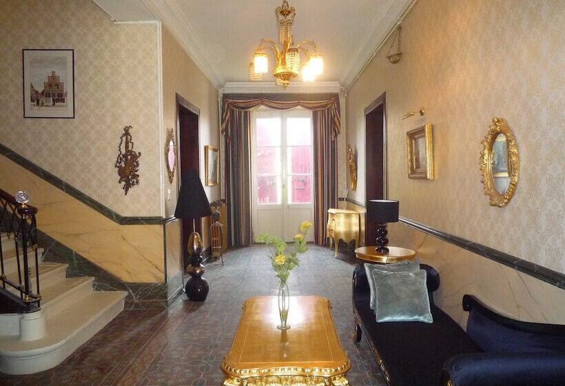 ホテル Château De Lavail