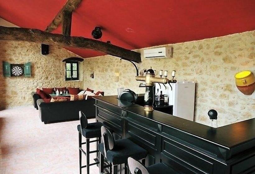 ホテル Château De Lavail