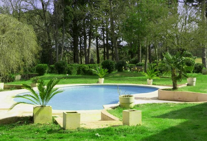 ホテル Château De Lavail