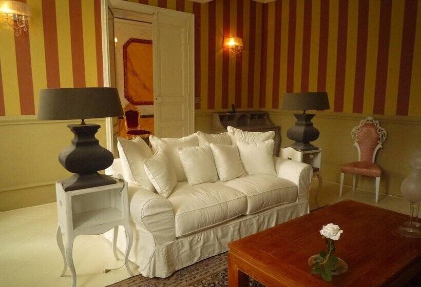 ホテル Château De Lavail