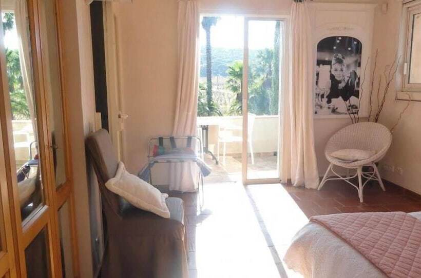 ホテル Riad Des Vignes