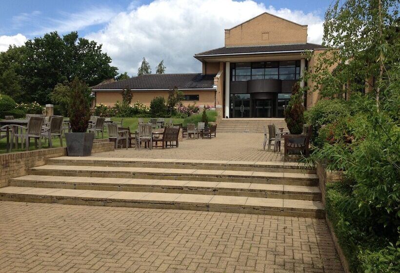 호텔 Cranfield Management Development Centre