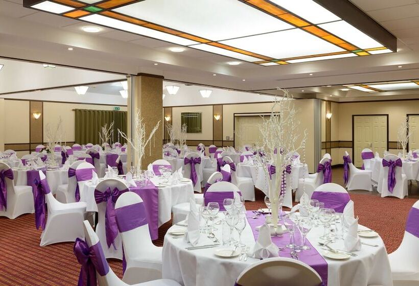 호텔 Cranfield Management Development Centre